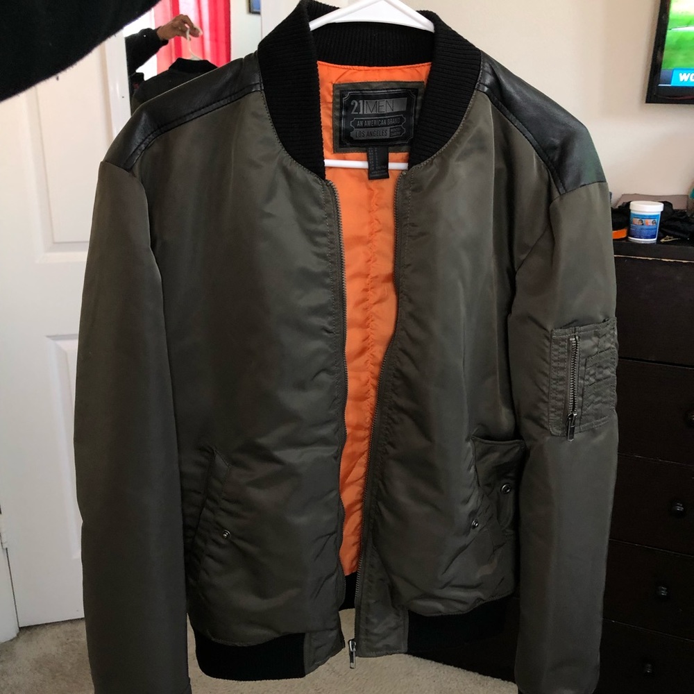 Bomber jacket 🔥